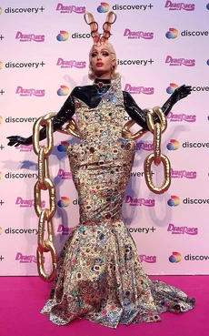 DivinityPressWeekLook