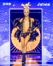 Look de 'Having It Large: Oversized Fashion'