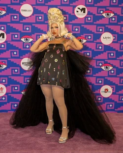 GeorgianaLMD4PurpleCarpet