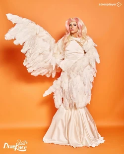 ShaniLaSantaFutureLook