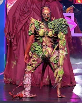 CaosLasciviaPanzudaLook3.jpeg (282 kB) Look de 'La Más Panzuda' (de espalda) – Lujuria