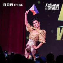 MarinaSummersUKvsTW2CastAnnouncementLook.jpg (134 kB) Look del Cast Ruveal