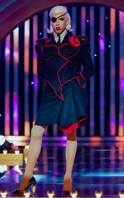 TessaTesticleBossLadyLook