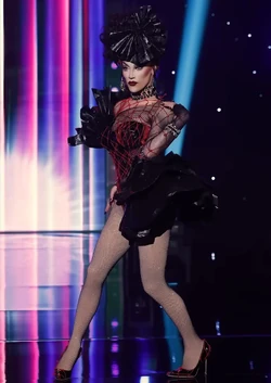 JewelsSparklesSeaSickeningLook