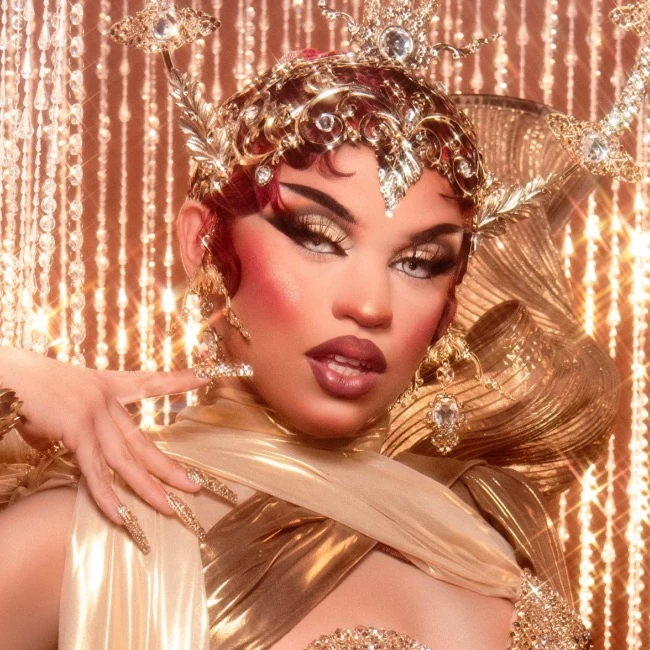 JuicyLoveDionS18CastMug