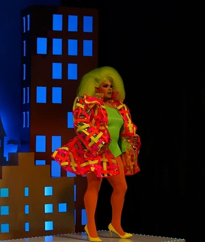 AshantyPhearceNeonLook
