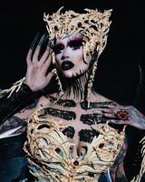 Glamour Close Up