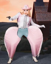 Look de no emitido 'Chaps on the Runway'