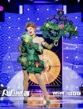 Look de 'Queen of Your Hometown' – El Peak District