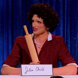 Look del Snatch Game – Julia Child