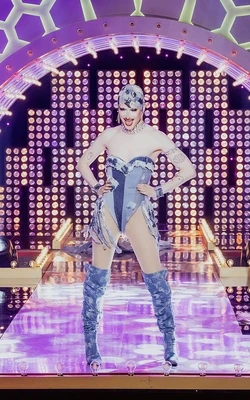 YvonneNightstand3in1Look3