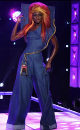 Haute Pockets Look