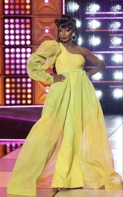 AngeriaParisVanMichealsPaintBallEleganzaLook