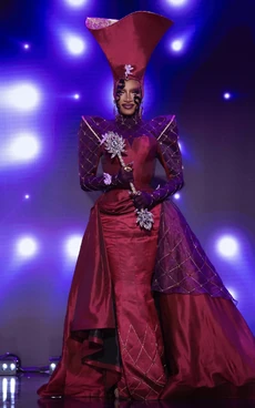 JaidaEssenceHallS13SuccessorLook