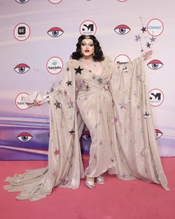 NinaDeLaFuenteLMD5PinkCarpetLook
