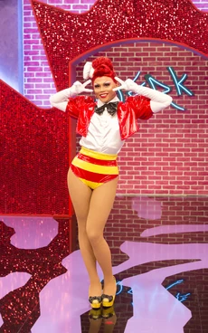 StephanieEntranceLook