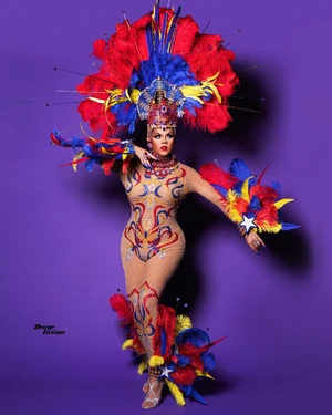 AdrianaFuentesEpisode1Look