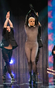 JuicyTalentShowLook