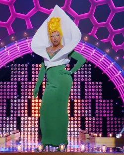 SerenaMorenaFlowersLook