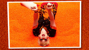 Sesión de fotos en un recipiente de Tic-Tacs