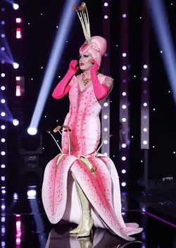 TinaBurnerLittleShopLook