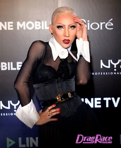 AnnéeMaywongPremiereLook