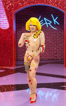 LadyBoomBoomEntranceLook