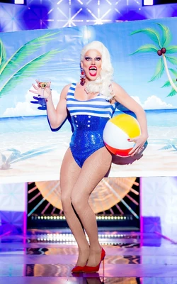 MichaelMarouliSlaycationLook