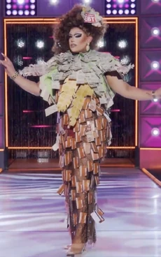 SalinaEsTittiesMyFavoriteBallLook