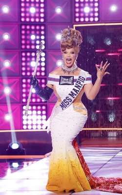 AlexisMichelleMissBlankLook