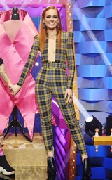 AnaLockingTLC2E1Look.jpg (136 KB) Episode 1 Look