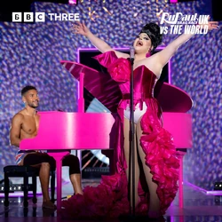 HannahCondaUKvsTW2TalentShowLook