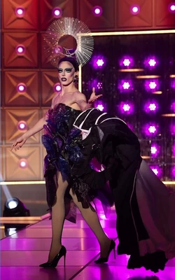 JasmineKennedieHolyLook2