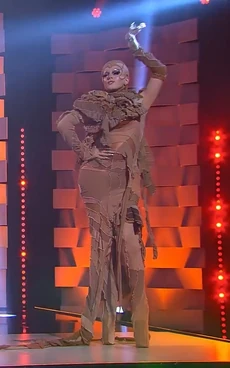 ImaaQueenLongstockingExtravaganzaLook