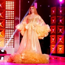 Look de Lip Sync Assassin