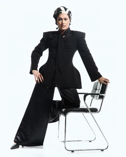 SrirashaHotsauceSugarDaddyLook