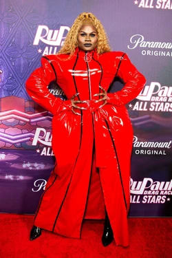 LaLaRiAS8PremiereLook