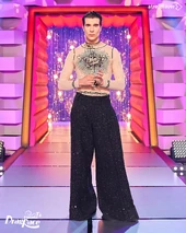 JavierCalvoE11S4Look.jpg (1,5 MB) Look del episodio 11