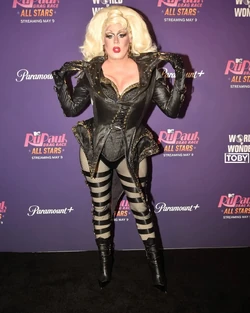 TinaBurnerAS10PremierePartyLook