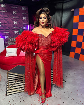 Finale Viewing Party Look