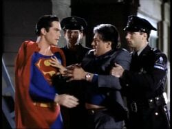 Superman capturing Fuentes