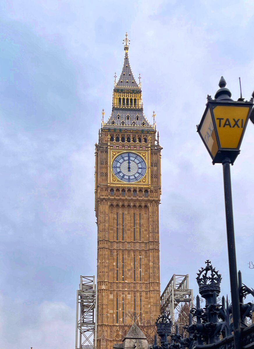 The Great Bell (Big Ben), Quarter bell in the foreground wi…