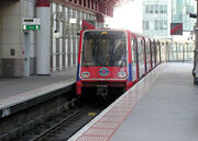 Canary.wharf.dlr.station.arp