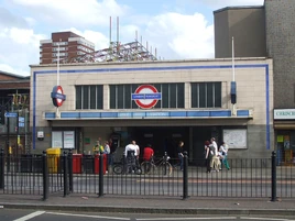 FromWikipedia-Mile End Entrance