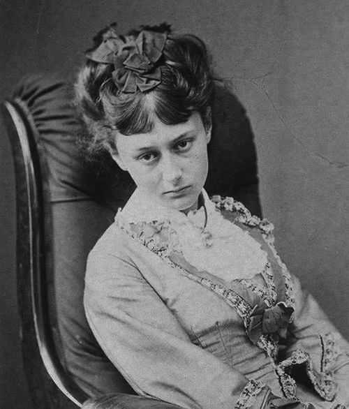 Alice Liddell (AM), Wiki