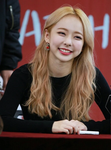ViVi | Loona Wiki | Fandom