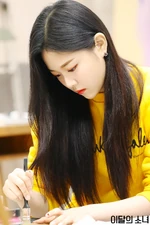 365 HyunJin BTS 2.jpg (229 KB) “365” MV BTS #13