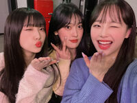 22.02.28 (With YeoJin and Chuu)