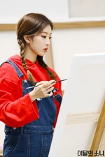 365 Kim Lip BTS 2.jpg (190 KB) “365” MV BTS #24