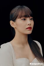 Chuu Esquire Korea 4